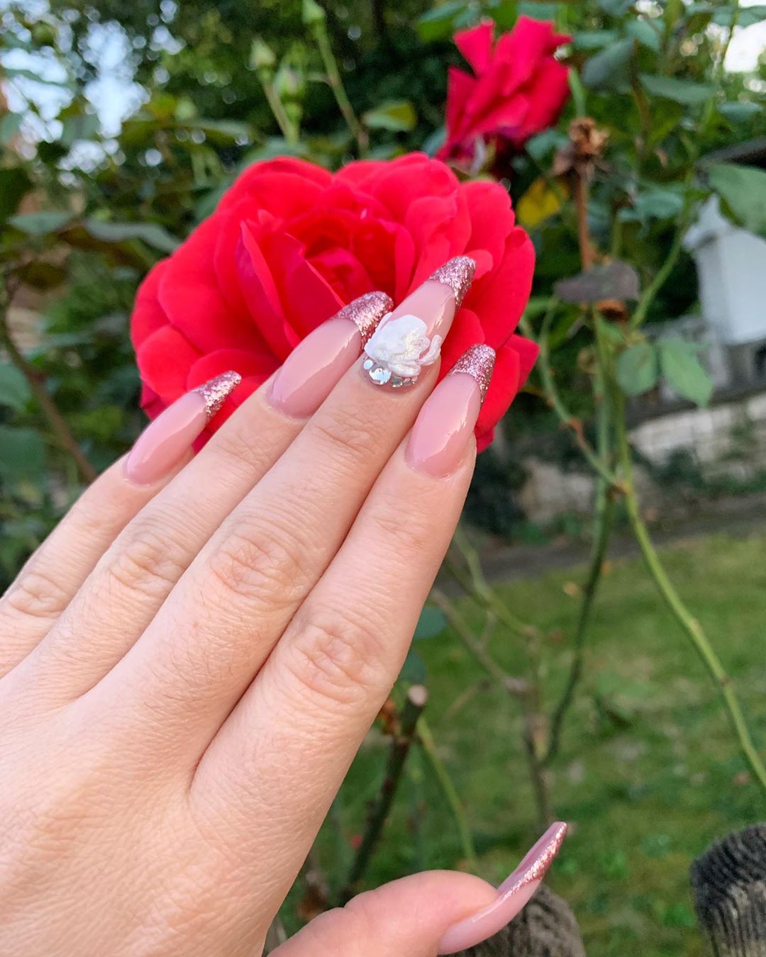 20+ wedding nail designs with flower for the bride