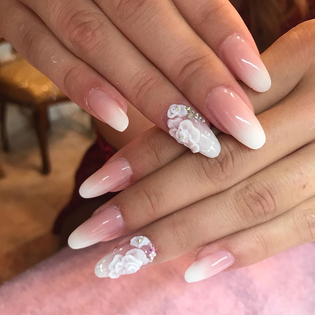 20+ wedding nail designs with flower for the bride