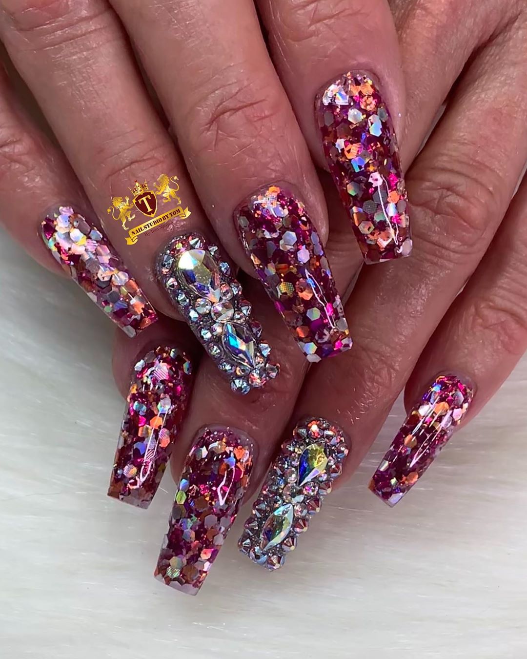 Amazing coffin acrylic nails art design,if you love coffin nails,follow this article, it will told you Why choose acrylic nails design?