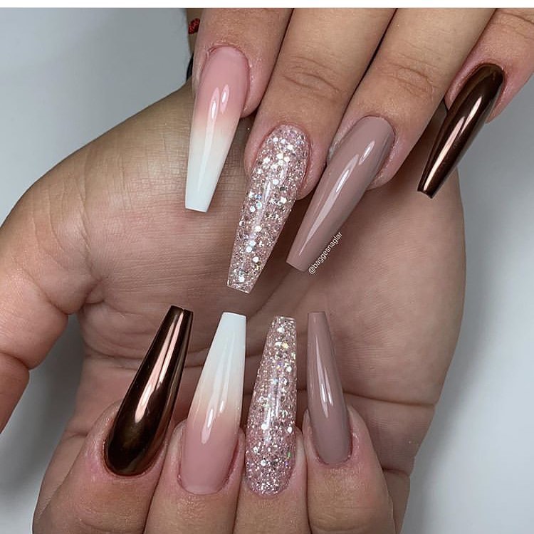 Amazing coffin acrylic nails art design,if you love coffin nails,follow this article, it will told you Why choose acrylic nails design?