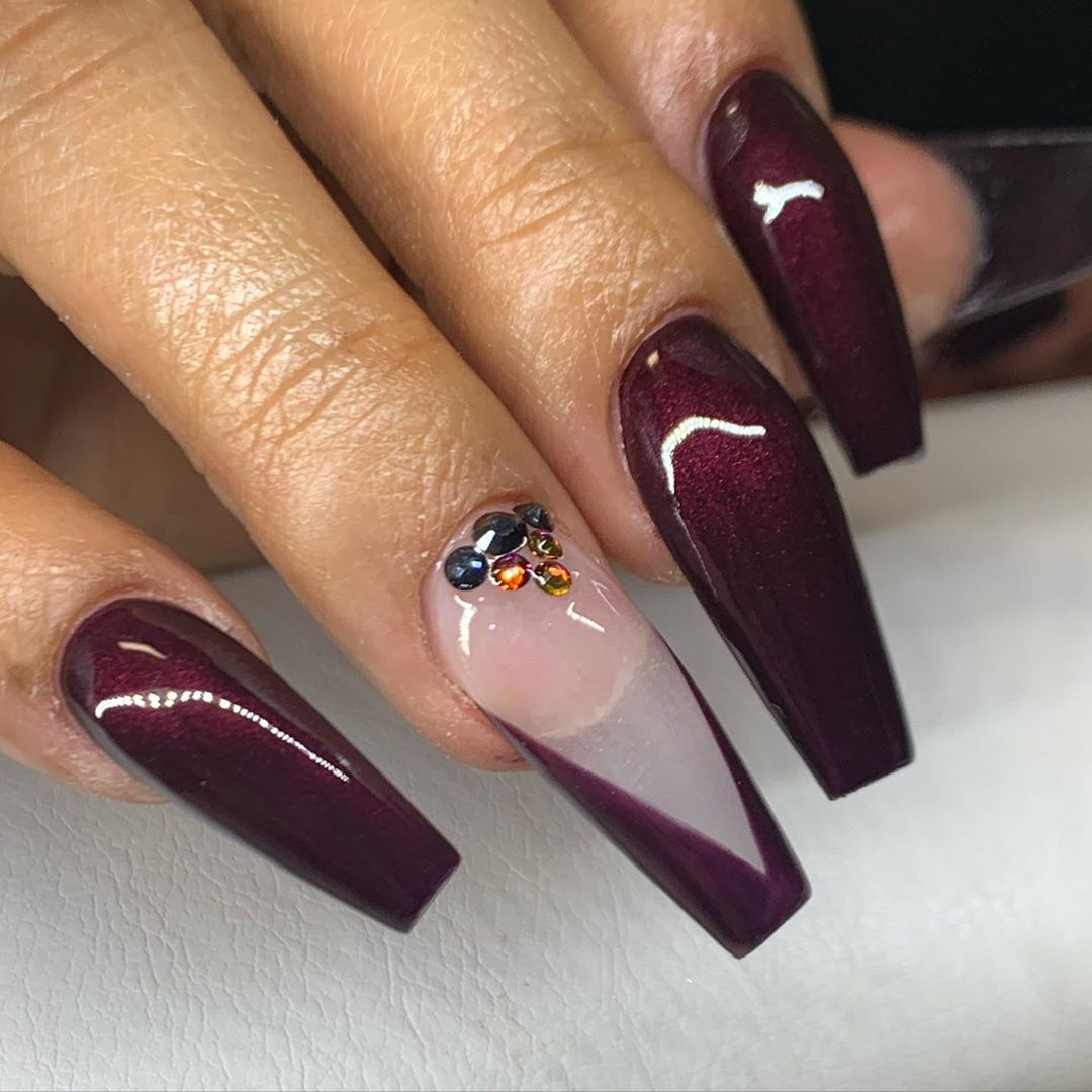 Amazing coffin acrylic nails art design,if you love coffin nails,follow this article, it will told you Why choose acrylic nails design?