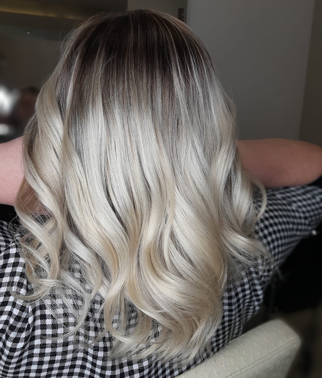 10 easy medium wavy hair styles you can copy in 2020